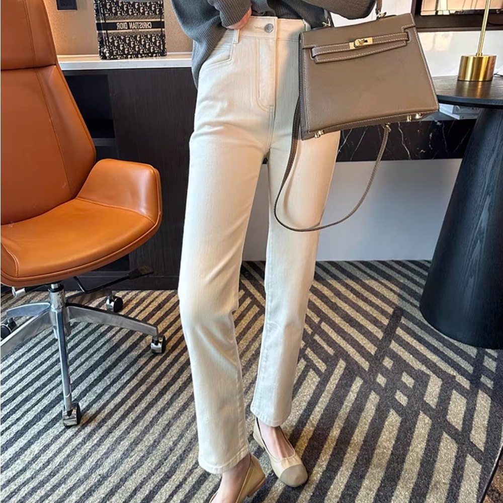 White straight jeans